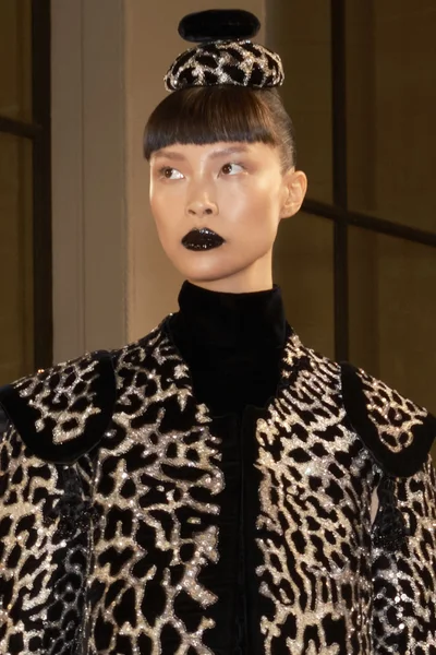 Look 1